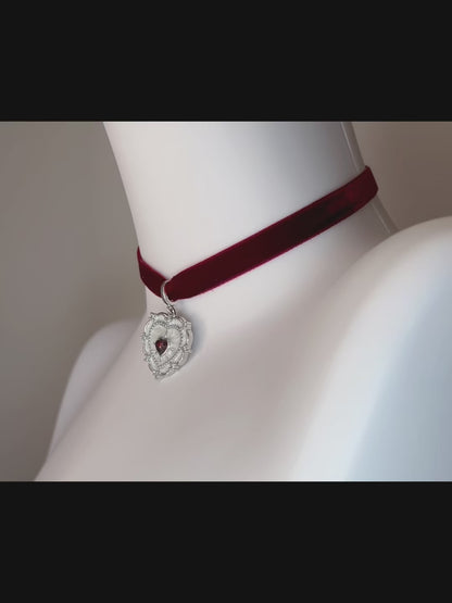 Heart Velvet Choker